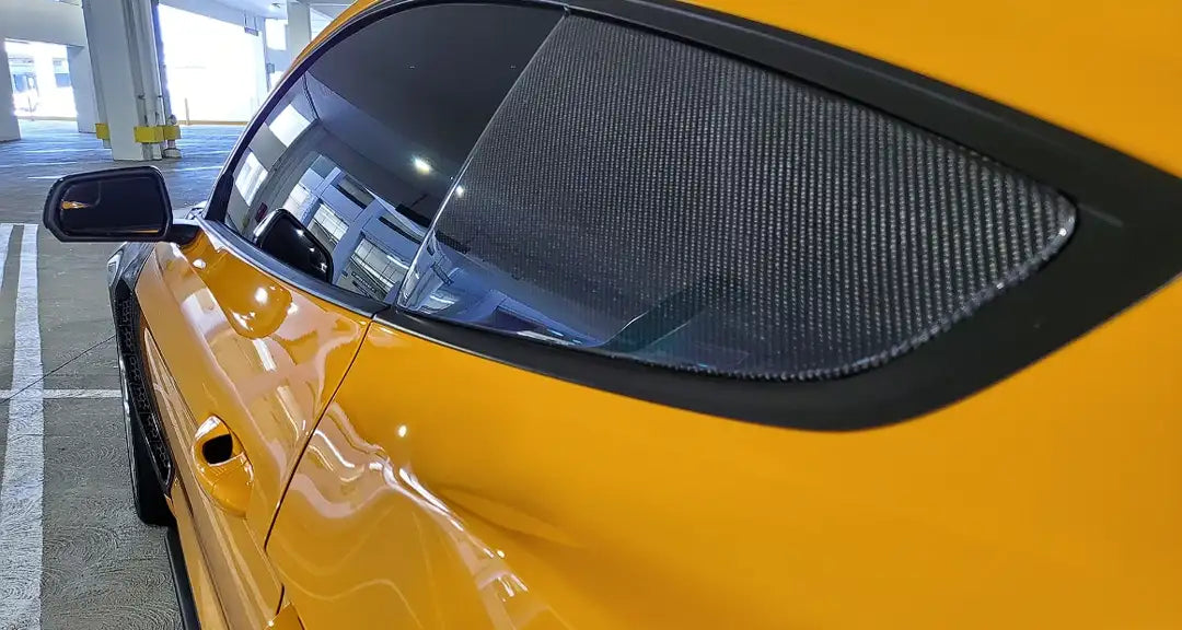 2015-23 S550 Mustang Persianas de ventana laterales planas tipo fibra de carbono (par)